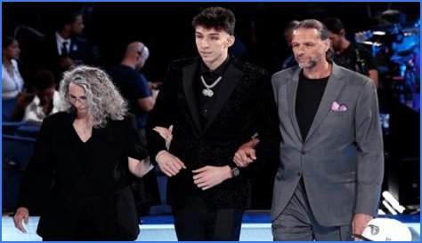 Is Arkansas Basketball Player Chet Holmgren Related To Football Coach Mike Holmgren? Details On His Parents